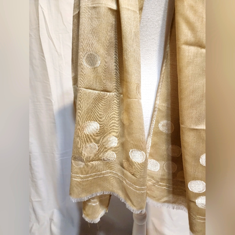 Polka-dot Accented Wraparound Scarf - Picture 5 of 6